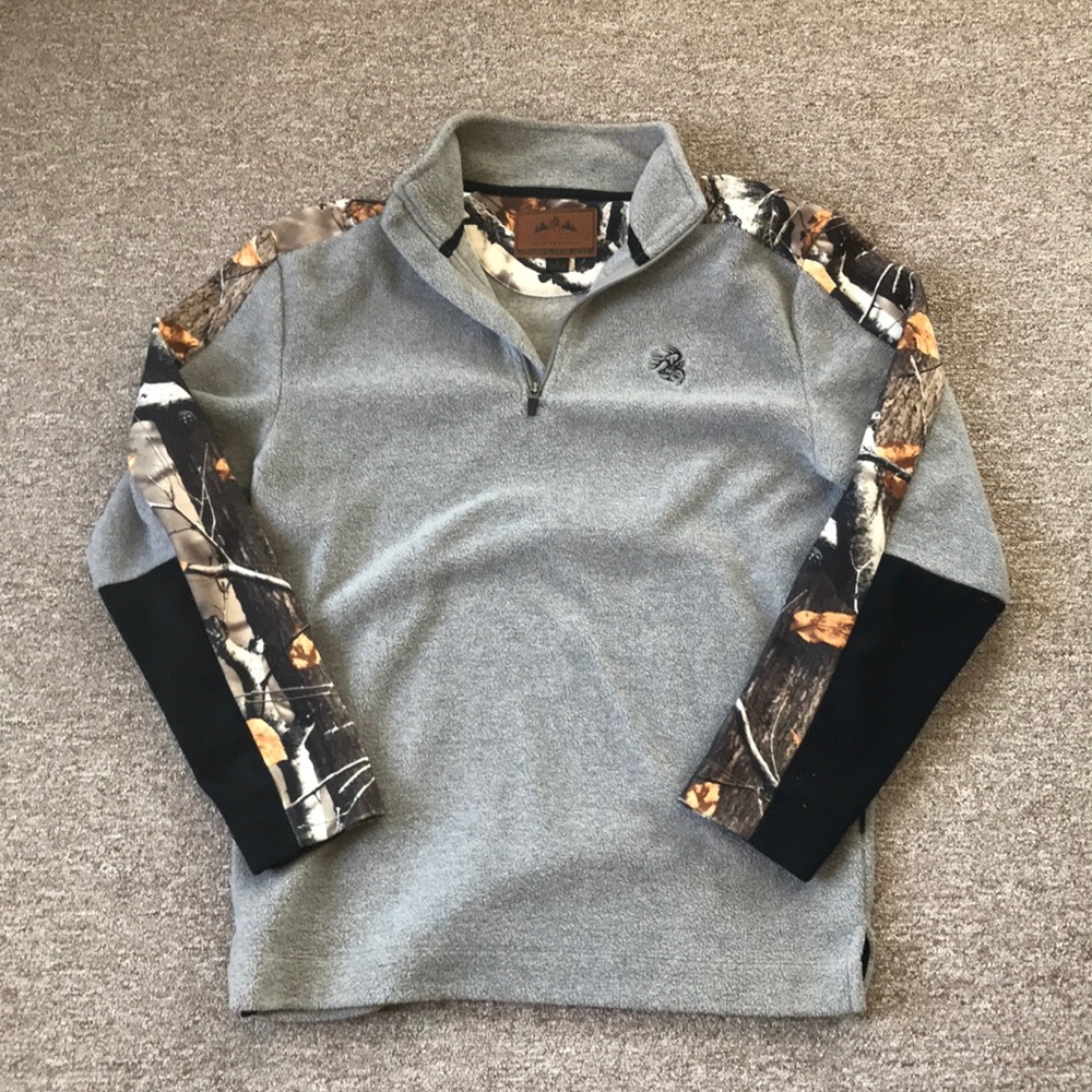 Legendary White Tails Pullover